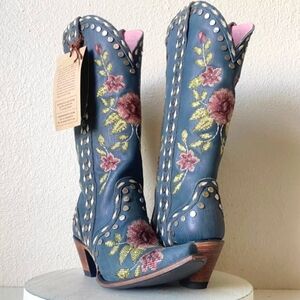 EUC Junk Gypsy by Lane Wild Stitch Cowboy Boots